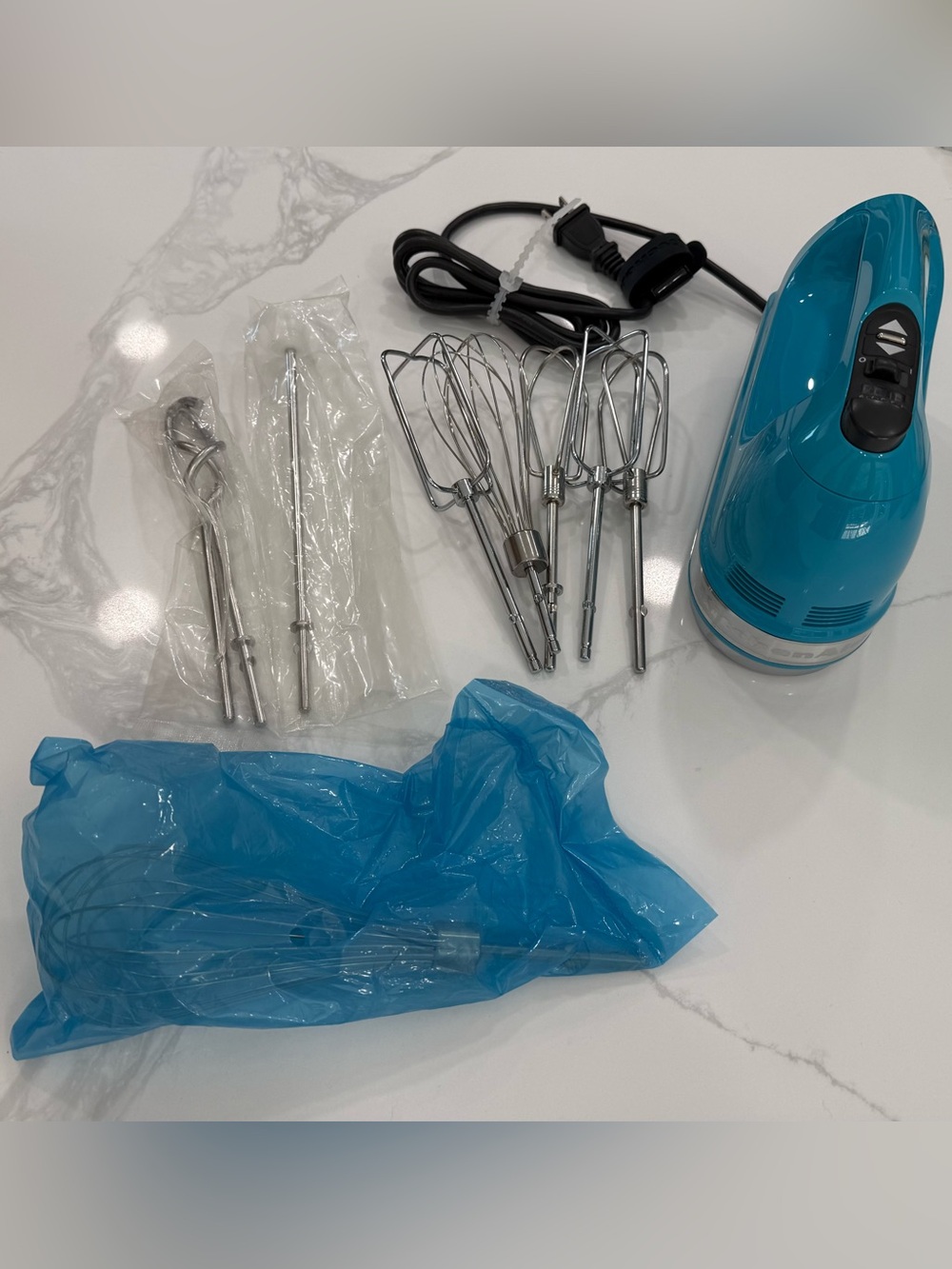 Brand New 9 Speed Kitchen Aid Hand Mixer - Teal